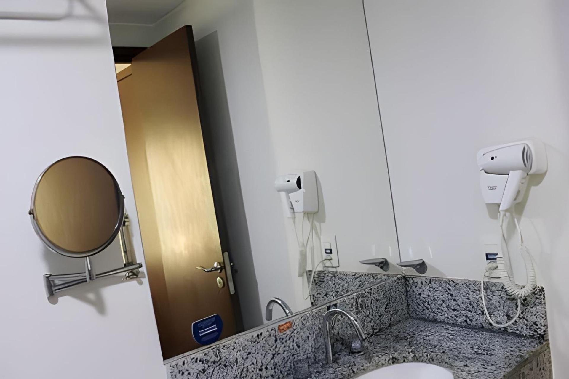 Apartemen Flat Vpm - Cozinha, Varanda, Ar Cond, Estacionamento, Cama Queen, Vista Incrivel, 400mb Wi-fi, Tv Smart, Servicos De Streaming, Ducha Forte, Proximo A Barra Da Tijuca E Recreio, 10min De Carro Da Rio de Janeiro