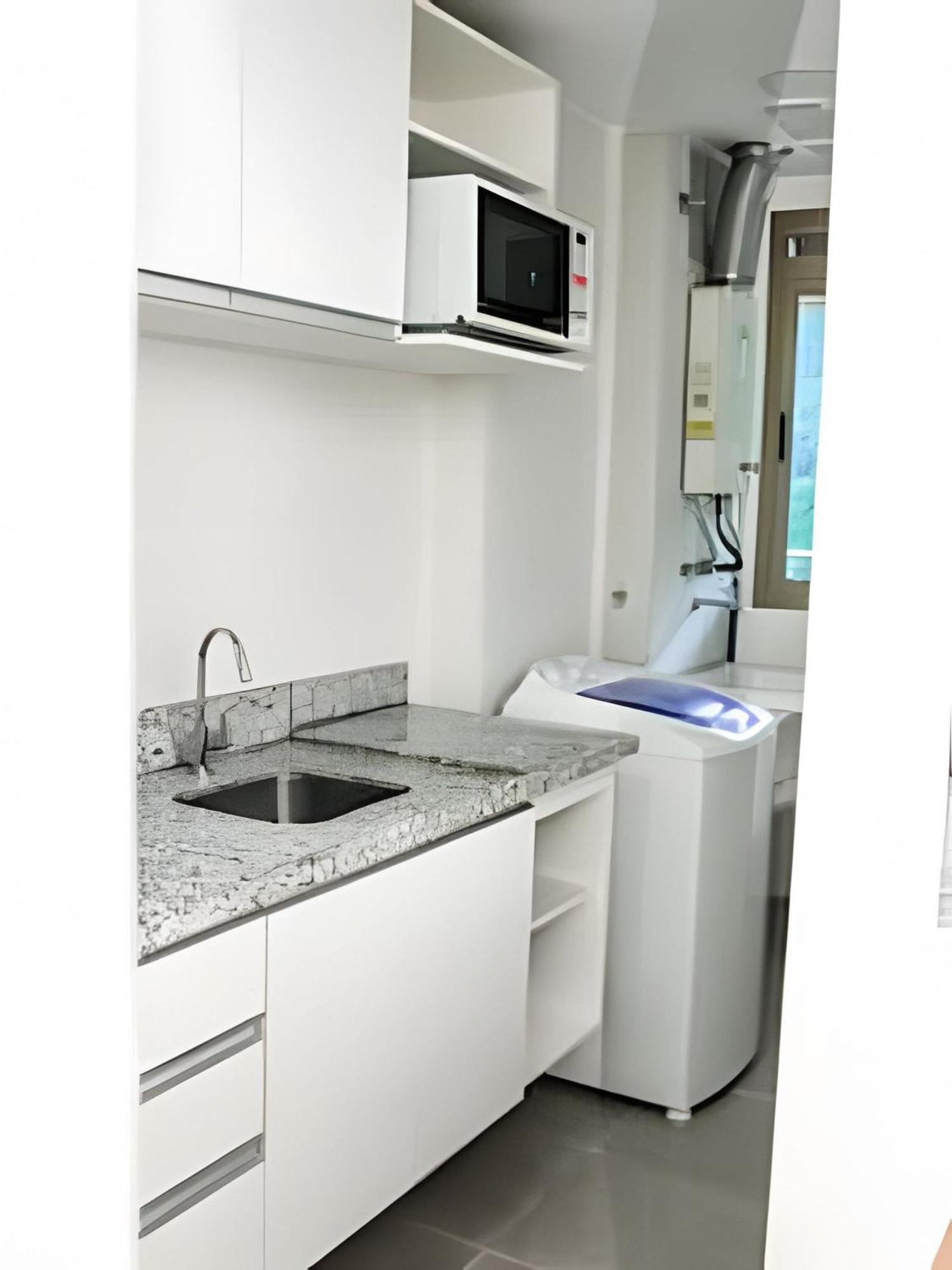 Apartemen Flat Vpm - Cozinha, Varanda, Ar Cond, Estacionamento, Cama Queen, Vista Incrivel, 400mb Wi-fi, Tv Smart, Servicos De Streaming, Ducha Forte, Proximo A Barra Da Tijuca E Recreio, 10min De Carro Da