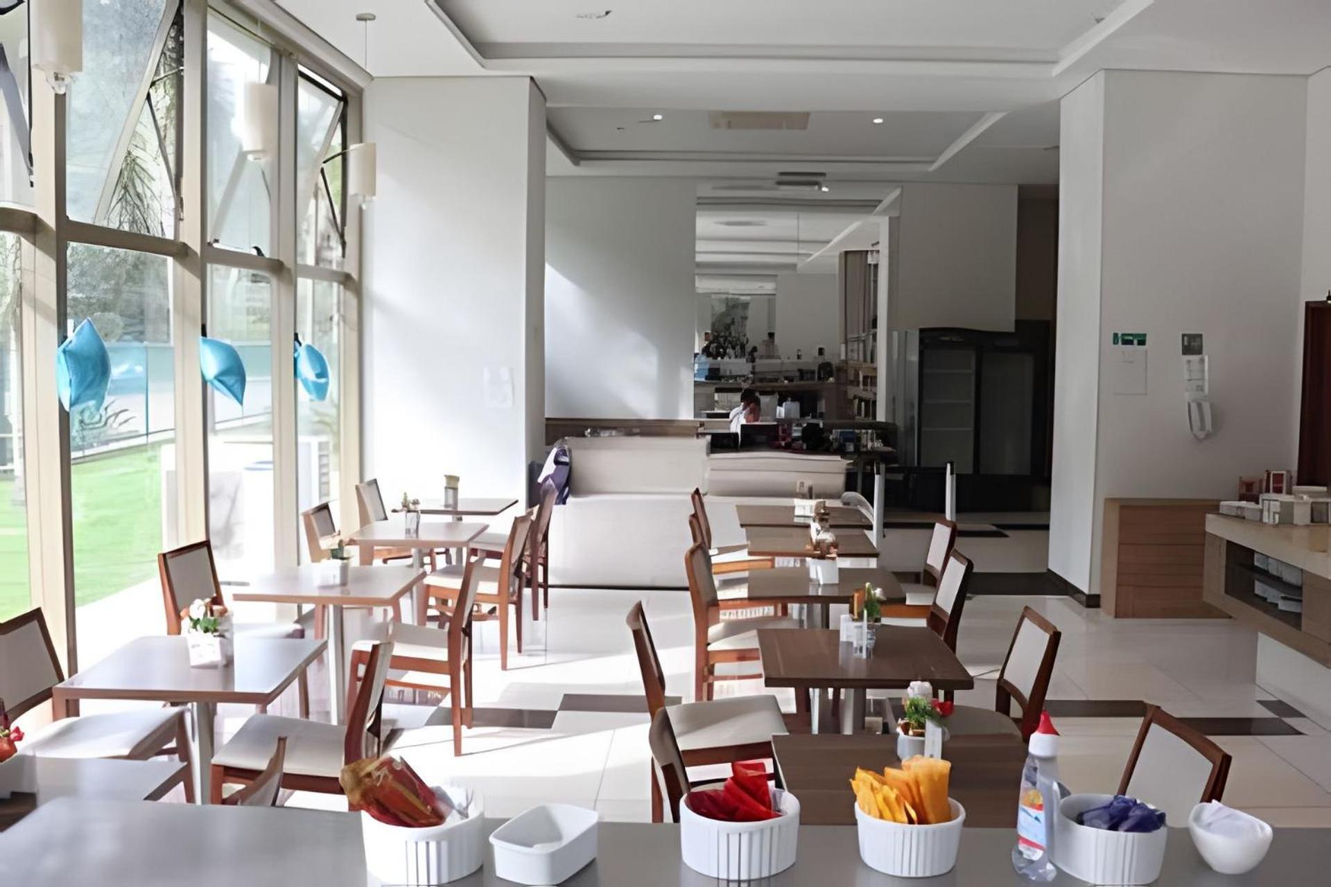 Apartemen Flat Vpm - Cozinha, Varanda, Ar Cond, Estacionamento, Cama Queen, Vista Incrivel, 400mb Wi-fi, Tv Smart, Servicos De Streaming, Ducha Forte, Proximo A Barra Da Tijuca E Recreio, 10min De Carro Da